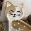 Béžová borovicová dětská LED lampa Kočka 37 cm -fv-interier-25