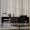 Černý lakovaný TV stolek Met 160 x 42 cm -fv-interier-25