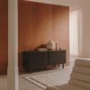 Tmavě hnědá dřevěná komoda Kave Home Mailen 180 x 40 cm -fv-interier-25