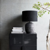 Černá keramická stolní lampa Tahi -fv-interier-25