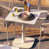 Bílý bistro stolek Kave Home Dina 68 x 68 cm -fv-interier-25