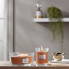 Střední vonná svíčka WoodWick, Chilli Pepper Gelato -fv-interier-25