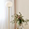 Opálově bílá skleněná stojací lampa Alton 150 cm -fv-interier-25