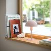 Růžová kovová stolní lampa Ellen Mini -fv-interier-25