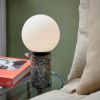 Opálově bílá skleněná stolní lampa Lilly s šedou podstavou -fv-interier-25