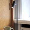 Černá kovová stolní lampa Omari -fv-interier-25