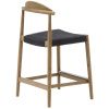 Dřevěná barová židle Kave Home Nina 62 cm s černým výpletem