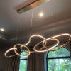 Kovové závěsné LED světlo Flyn 125 cm -fv-interier-25