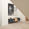 Antracitově šedý dubový TV stolek Teulat Otto 180 x 40 cm -fv-interier-25