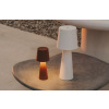 Zlatá kovová zahradní stolní LED lampa Kave Home Arenys M -fv-interier-25