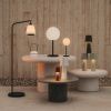 Mátově zelená kovová zahradní stolní LED lampa Kave Home Arenys M -fv-interier-25