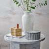 Bílý mramorový odkládací stolek Bloomingville Jasmia 46 cm -fv-interier-25