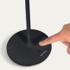 Bílá plastová stolní LED lampa Kave Home Dinesh II. s černou podnoží -fv-interier-25