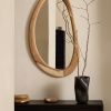 Dřevěné závěsné zrcadlo Kave Home Selem 107 x 60 cm -fv-interier-25