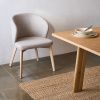 Hnědá čalouněná jídelní židle Kave Home Darice -fv-interier-25