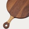 Hnědé dřevěné servírovací prkénko Kave Home Sardis 37,3 cm -fv-interier-25