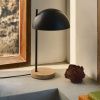 Černá kovová stolní lampa Kave Home Catlar -fv-interier-25