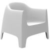 Bílé plastové zahradní lounge křeslo SOLID
