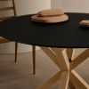 Matně černý skleněný jídelní stůl Kave Home Argo 120 cm s přírodní kovovou podnoží