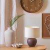 Červenohnědá keramická stolní lampa Taper -fv-interier-25