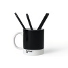 Černý porcelánový hrnek Pantone Black 419 375 ml -fv-interier-25