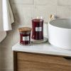 Malá vonná svíčka Woodwick, Black Cherry -fv-interier-25