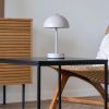 Pískově hnědá kovová nabíjecí stolní LED lampa Halle -fv-interier-25