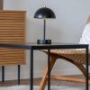 Černá kovová nabíjecí stolní LED lampa Halle -fv-interier-25