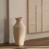 Bílá váza Kave Home Pria 72 cm -fv-interier-25