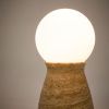Béžová kamenná stolní lampa Kave Home Okeni -fv-interier-25