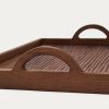 Hnědý dřevěný podnos Kave Home Rommu 50,8 x 35,6 cm -fv-interier-25