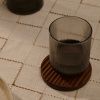 Set čtyř hnědých dřevěných podtácků Kave Home Rommu -fv-interier-25