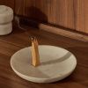 Bílý mramorový servírovací talíř Kave Home Ecin 20 cm -fv-interier-25