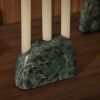 Zelený mramorový svícen Kave Home Signe 15 cm -fv-interier-25