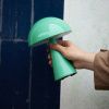 Zelená kovová nabíjecí stolní lampa Hübsch Mush 20 cm -fv-interier-25