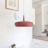 Červené kovové závěsné stínidlo Clava Dine 43 cm -fv-interier-25
