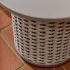Béžovošedý zahradní odkládací stolek Kave Home Sedalis 50 cm -fv-interier-25
