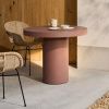 Terakotově červený cementový zahradní stůl Kave Home Aiguablava 90 cm -fv-interier-25