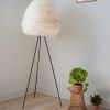 Černá kovová podstava ke stínidlům UMAGE Tripod 109 cm -fv-interier-25