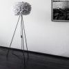 Zlatá kovová podstava ke stínidlům UMAGE Tripod 109 cm -fv-interier-25