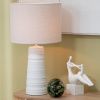 Bílá keramická stolní lampa J-line Elya -fv-interier-25