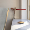 Červeno-zlatá kovová stolní nabíjecí LED lampa Asteria -fv-interier-25