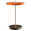 Oranžovo-zlatá kovová stolní nabíjecí LED lampa Asteria