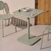 Světle zelený kovový zahradní stůl Kave Home Brai 70 x 70 cm -fv-interier-25
