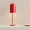 Červená kovová nabíjecí stolní LED lampa ARA -fv-interier-25