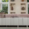 Šedobéžový dřevěný TV stolek Basu 152 x 46 cm -fv-interier-25