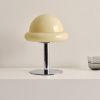 Světle žlutá skleněná stolní lampa BUBBA -fv-interier-25