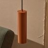 Terakotově červené kovové závěsné LED světlo Kave Home Andia -fv-interier-25