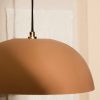Béžové kovové závěsné světlo Kave Home Nibla 46 cm -fv-interier-25Béžové kovové závěsné světlo Kave Home Nibla 46 cm