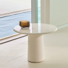 Bílý zahradní stolek Kave Home Albanella 65 cm -fv-interier-25